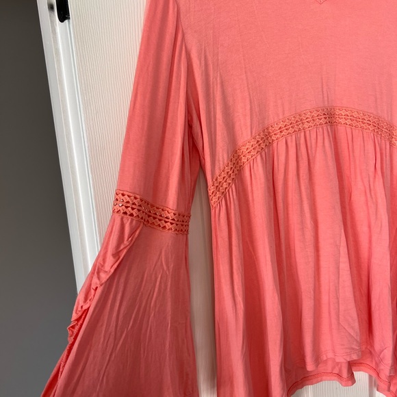 Relativity Coral Tunic with Bell Sleeves size M - Picture 3 of 4